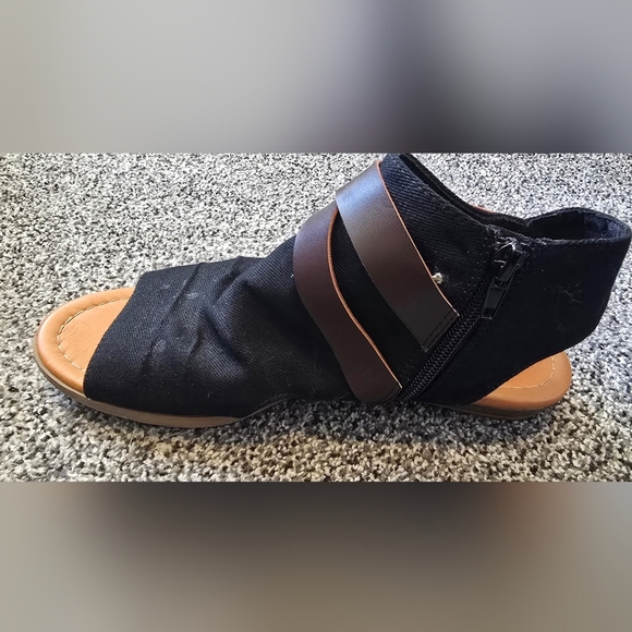 Soda Shoes Womens Size 7.5 Black Fabric Buckle Slip On Flat Sandal Slides - Picture 9 of 12